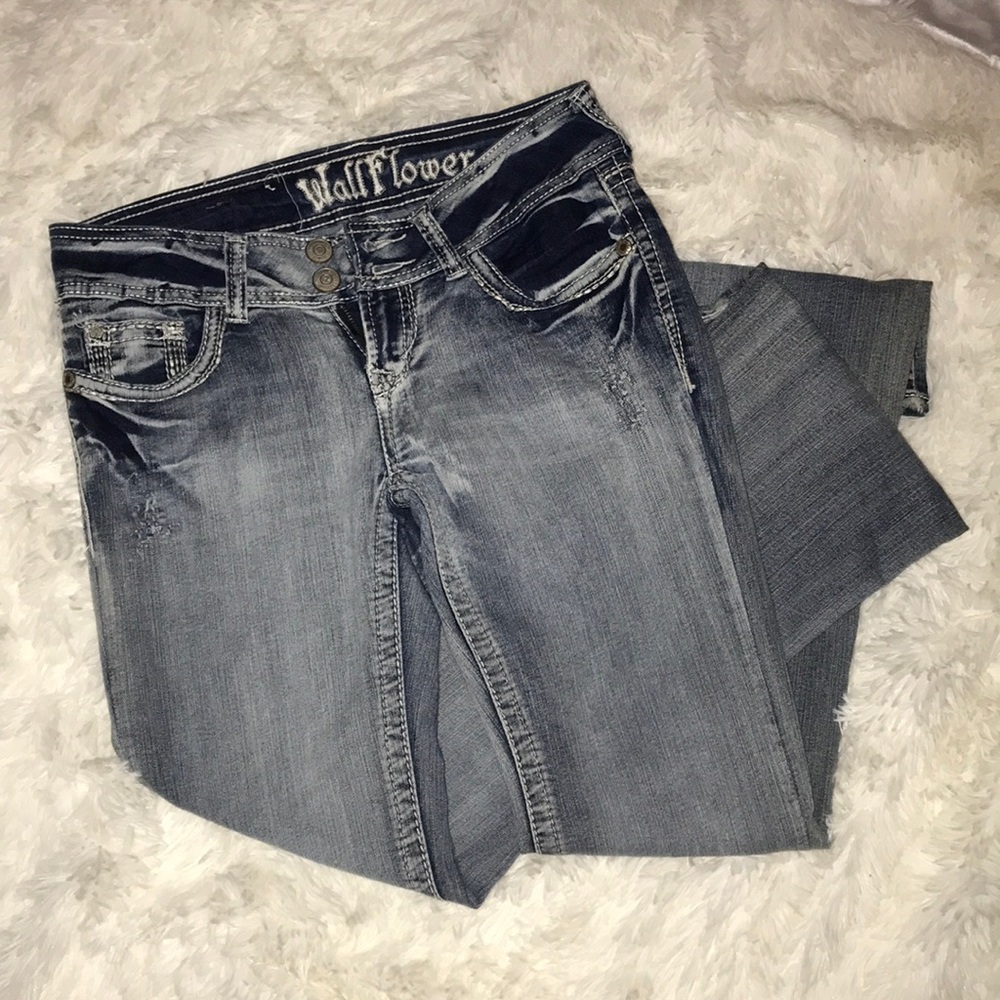 White washed jeans! Size 5, runs a little larger!